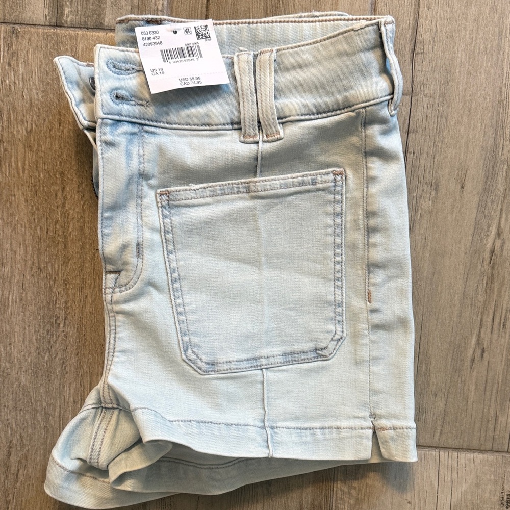 American Eagle Outfitters Light Wash Jean Shorts - Picture 6 of 6